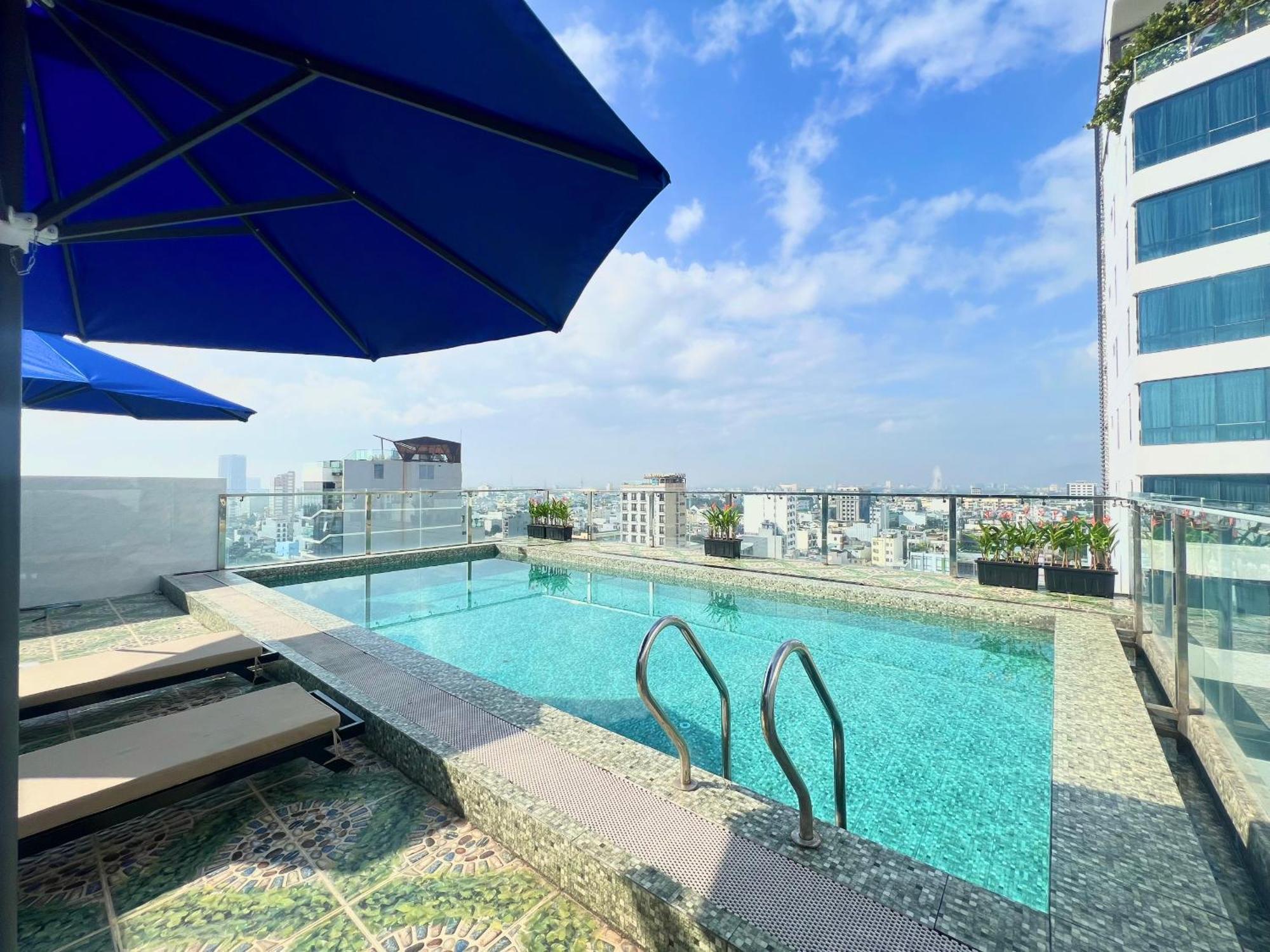 Palazzo Luxury Hotel Da Nang Exterior foto